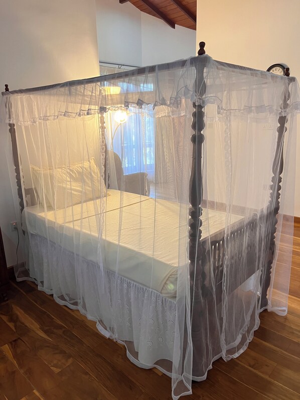 2 habitaciones, tabla de planchar con plancha, internet y ropa de cama 