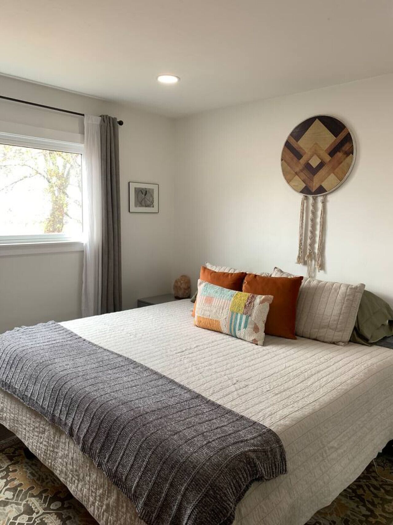 Desk, iron/ironing board, travel cot, WiFi