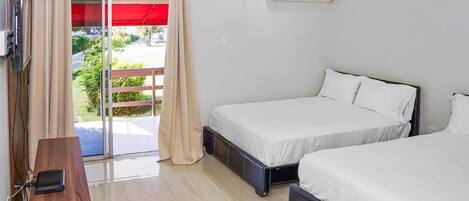 1 chambre, fer et planche à repasser, Wi-Fi gratuit, draps fournis