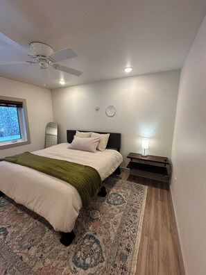 2 bedrooms, iron/ironing board, Internet, bed sheets - Clean and Cozy Two Bedroom Duplex in West Fairbanks (Fairbanks)