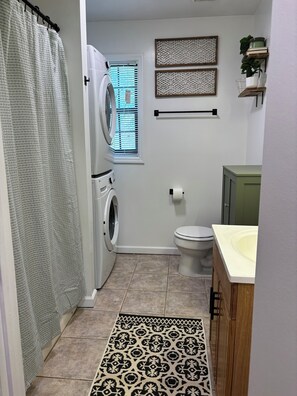 Towels, soap, toilet paper - Close to Masters’s, Hospitals & Downtown (Augusta)