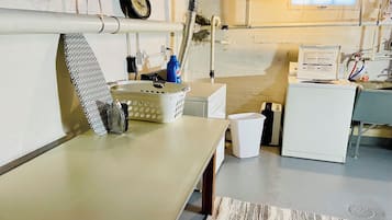 KylskÄp, mikrovÄgsugn, ugn och spishÀll