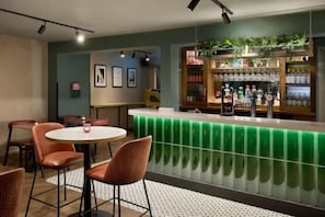 Bar (on property) - Welwyn Garden City (Welwyn Garden City)