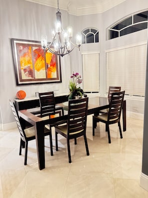 Dining - Modern 1+ acre, Corporate Ready, Relocation, minutes to PGA Nat’l,Chef’s Kitchen (The Acreage)