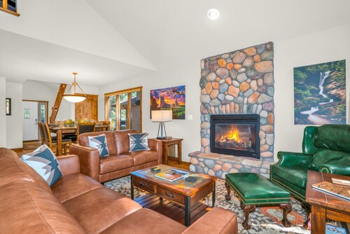 Riverside Luxury RMNP Townhome