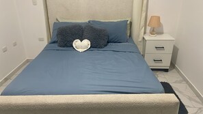 3 makuuhuonetta, silitysrauta/-lauta, ilmainen Wi-Fi, vuodevaatteet