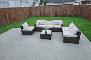 Property grounds - Luxury 3 King Beds • Sleeps 10 • Office • Near TCU, Dickies, & Hospitals (Fort Worth)
