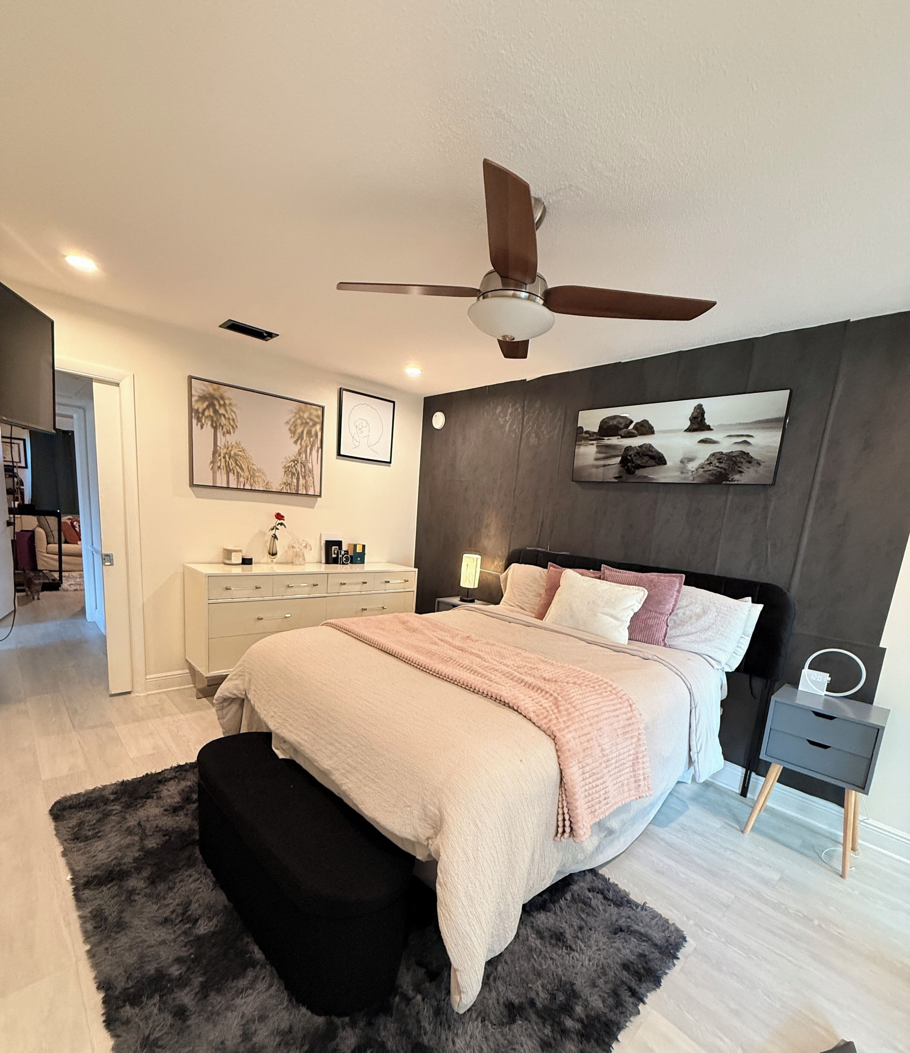 Iron/ironing board, Internet, bed sheets