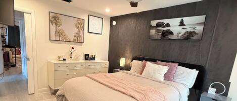 Iron/ironing board, Internet, bed sheets