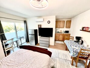 1 bedroom, iron/ironing board, free WiFi, bed sheets - Well-maintained, fully furnished studio located on the second floor. (Poway)