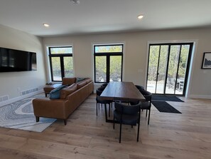 Interior - Modern 3-bedroom house in beautiful Glen Arbor township. Walk to Glen Lake (Maple City)