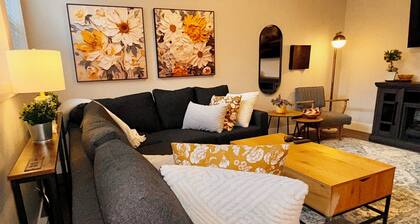 Fields & Fences Suite – Cozy Rural Stay in Historic Fort Langley