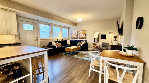 Fields & Fences Suite – Cozy Rural Stay in Historic Fort Langley