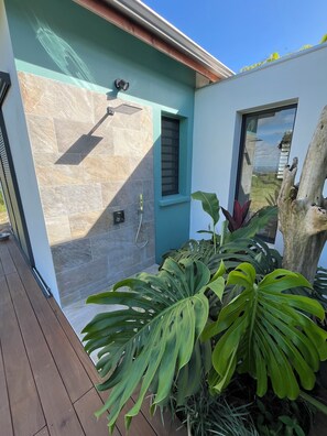 Property grounds - Villa le Paradis Secret: Sea view, river access. (Goyave)