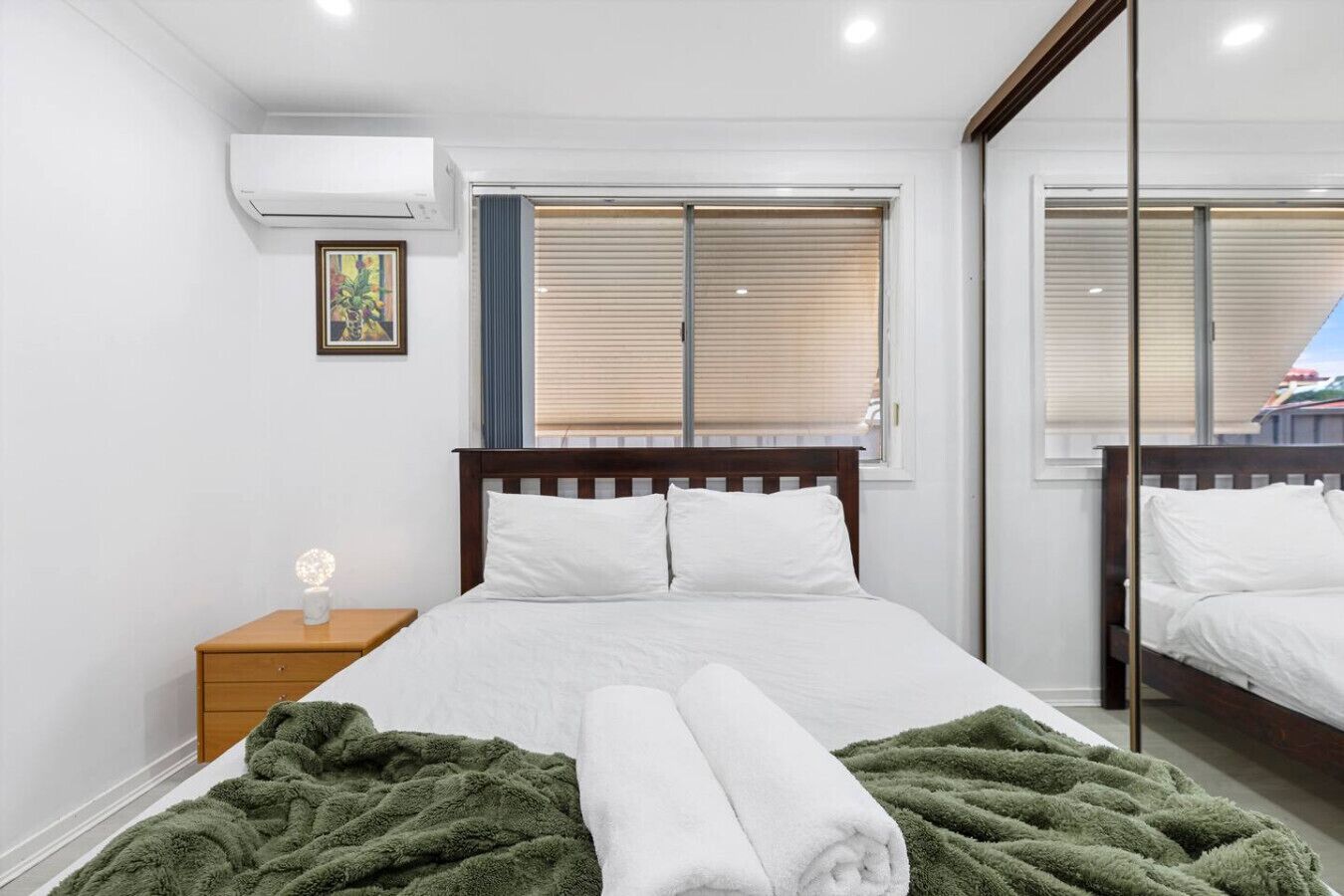 Desk, iron/ironing board, WiFi, bed sheets