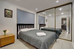 Desk, iron/ironing board, WiFi, bed sheets