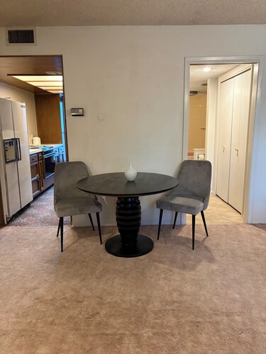 Beautiful 2-bedroom townhome with AC and balcony view of the golf course