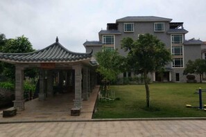 Unclassified image, 3 of 15, button - Haonianhua Yatao Resort (Wuchuan)