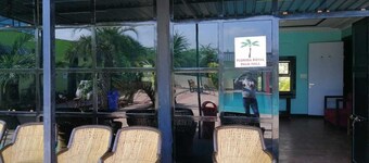 Palm Farmhouse Resort & Swimming Pool