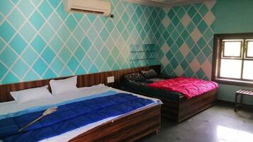 Comfort Quadruple Room, Mountain View | Free WiFi