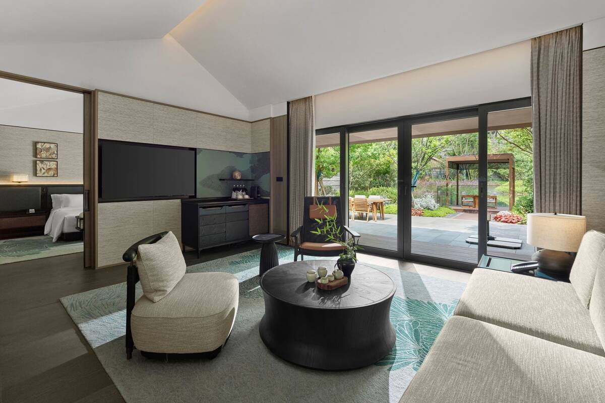 Villa, 1 Bedroom, Lakeside | Down duvets, memory-foam beds, free minibar items, in-room safe