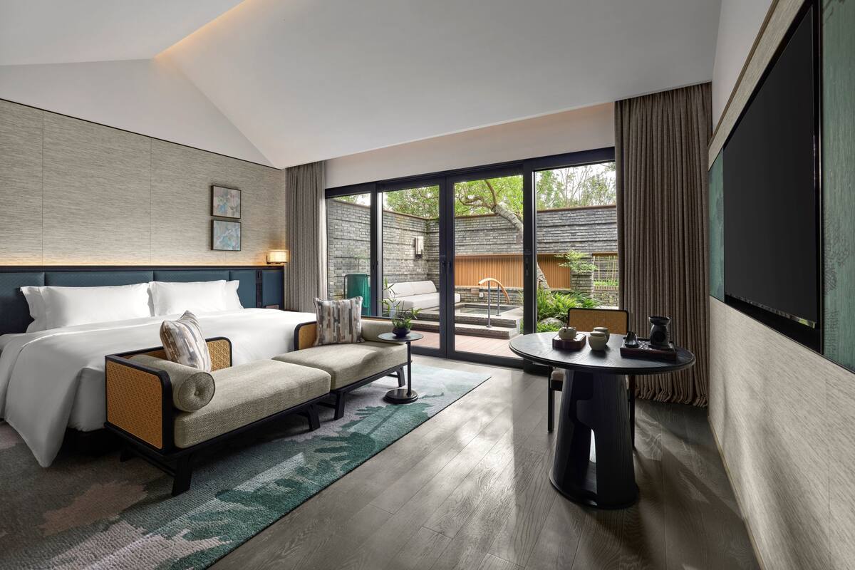 Villa, 1 King Bed (Garden) | Down duvets, memory-foam beds, free minibar items, in-room safe