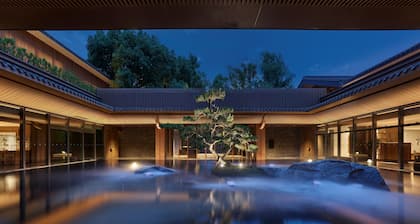 Banyan Tree Mount Emei
