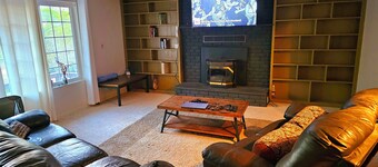 Listen to the River run from the front deck in charming Kernville!