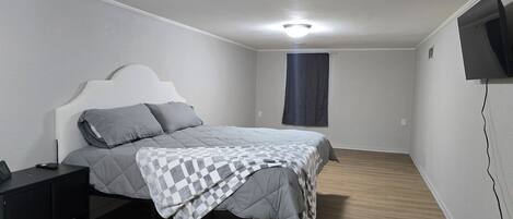 4 bedrooms, free WiFi, bed sheets