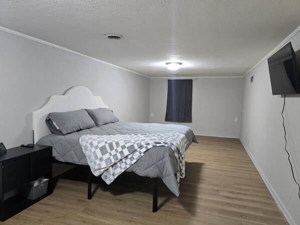 4 bedrooms, free WiFi, bed sheets