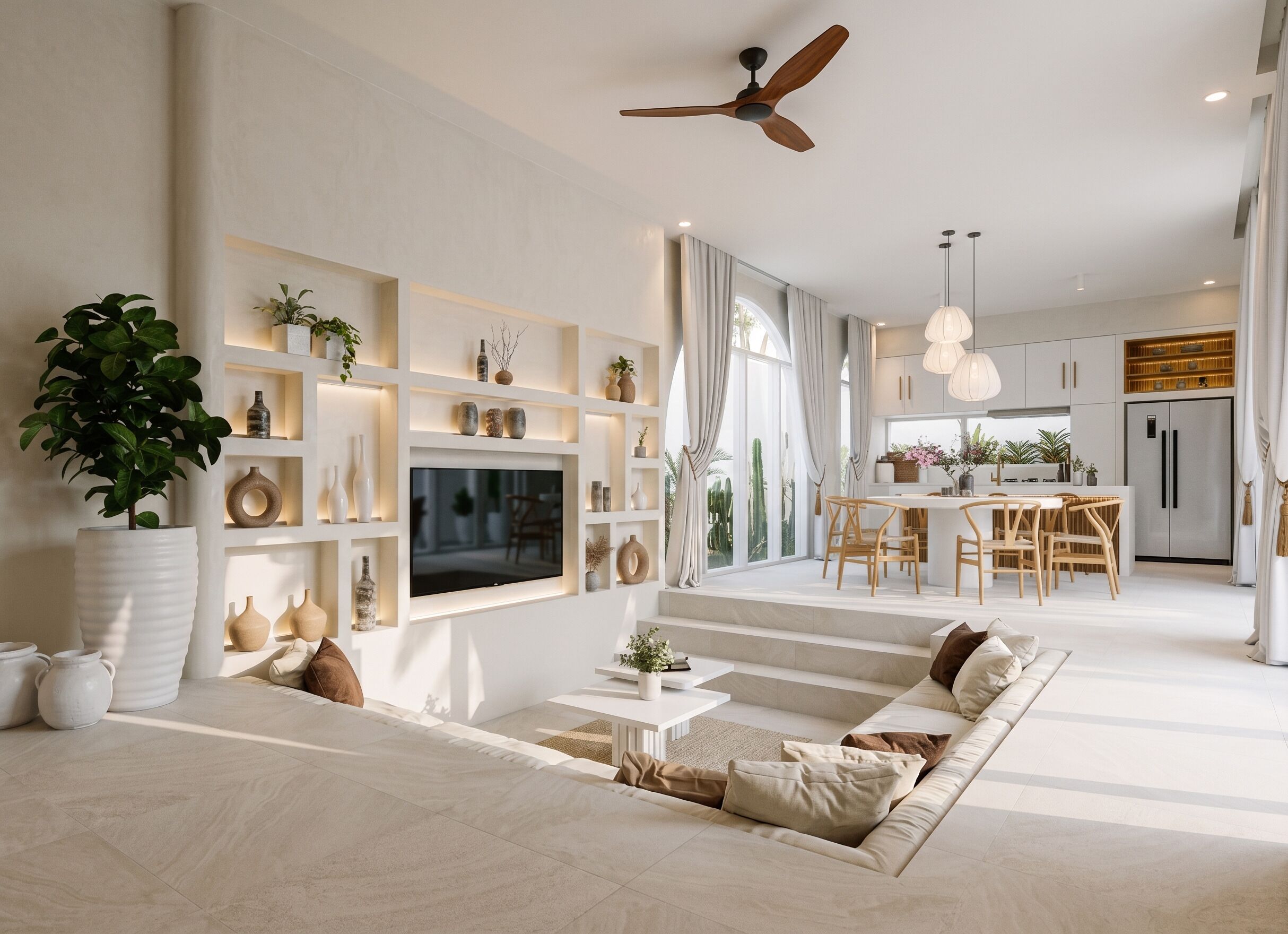 Ein modernes Wohnzimmer mit Flachbildfernseher, Deckenventilator und Essbereich mit Holzküchenmöbeln.