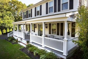 Exterior - Beautiful 6-bedroom house with Outdoor patio and heated pool in Plymouth, Ma (Plymouth)