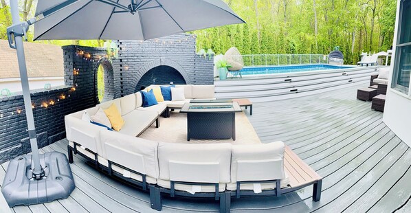 Outdoor pool, a heated pool