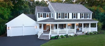Beautiful 6-bedroom house with Outdoor patio and heated pool in Plymouth, Ma