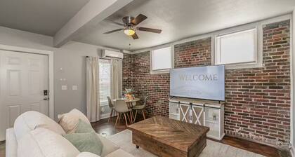 No Clean Fee - King Bed- Close To TCU