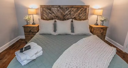 No Clean Fee - King Bed- Close To TCU