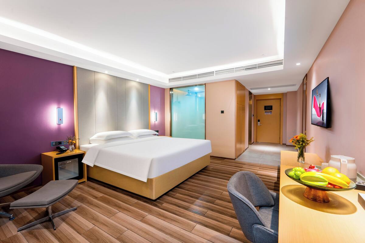 Superior-Doppelzimmer, Stadtblick | Schreibtisch, laptopgeeigneter Arbeitsplatz, Verdunkelungsvorhänge