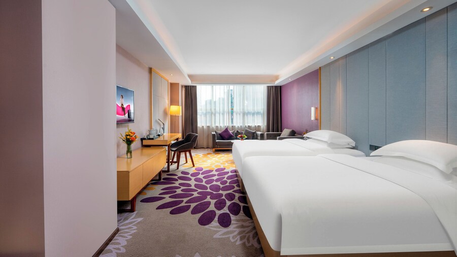 Trendy Romantic MAXScreen Hotel