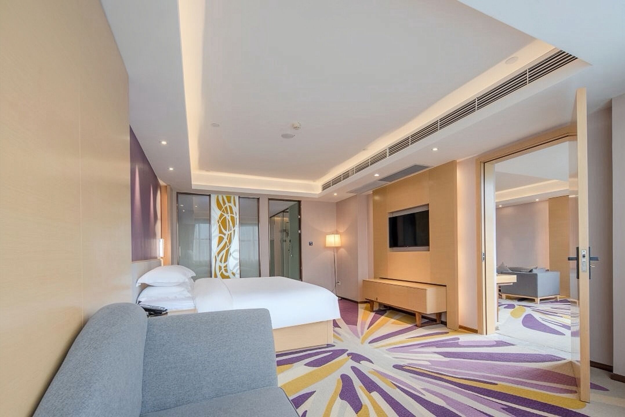 Club-Suite, Stadtblick | Schreibtisch, laptopgeeigneter Arbeitsplatz, Verdunkelungsvorhänge