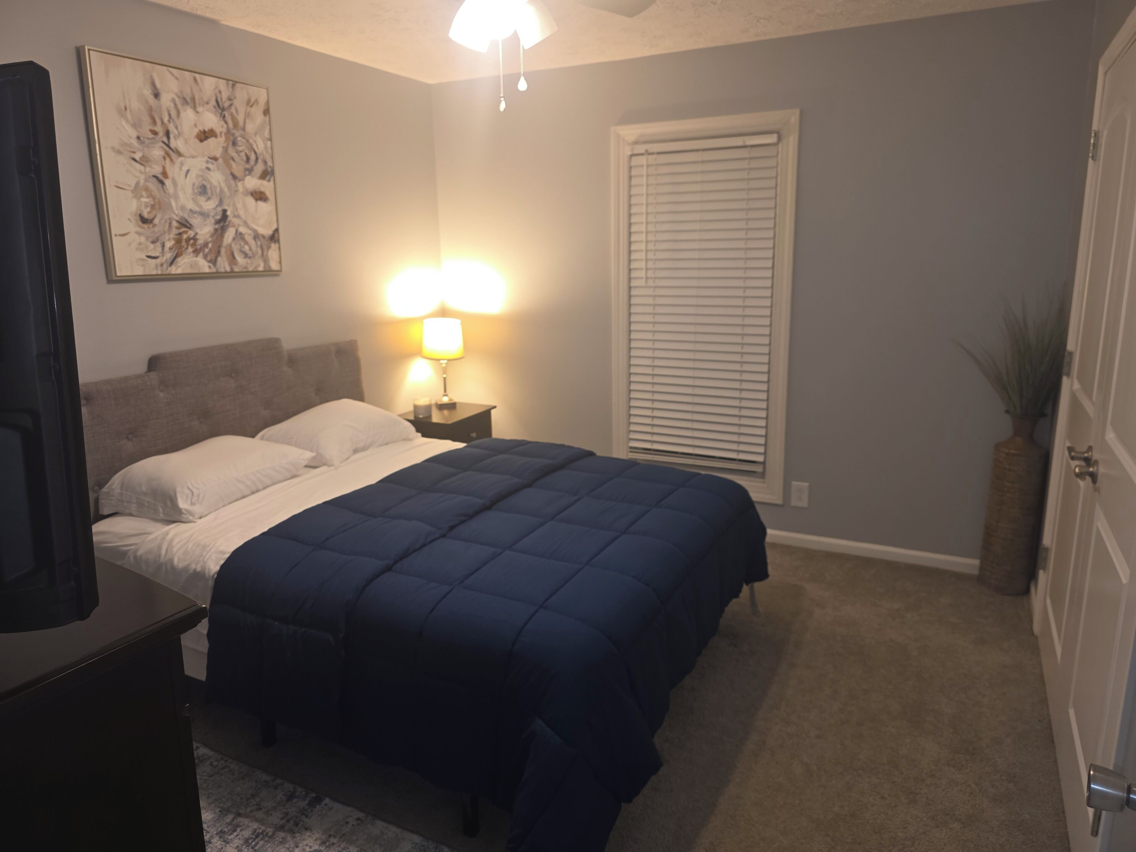 Iron/ironing board, Internet, bed sheets