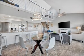 House - Beach Access Heated Pool Resort Condo for 8 (Indian Shores)