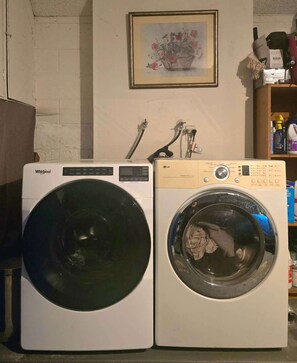 Interior - Wonderful 4-bedroom apartment with AC in Monterey Park Near Freeway (Monterey Park)