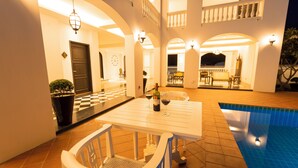 Tempat makan outdoor