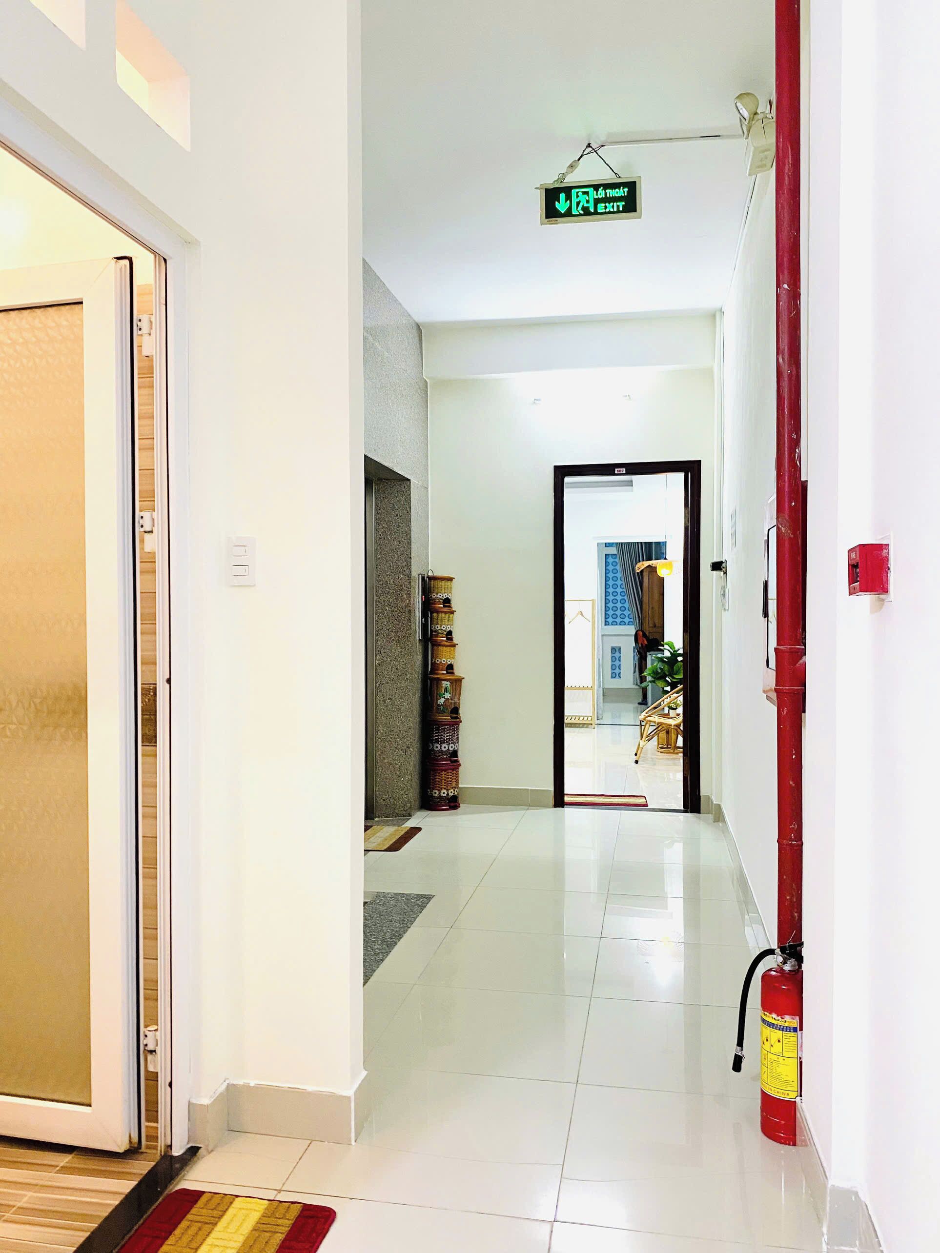 Standard-huone | Minibaari, yksilöllisesti kalustettu, työpöytä, pimennysverhot