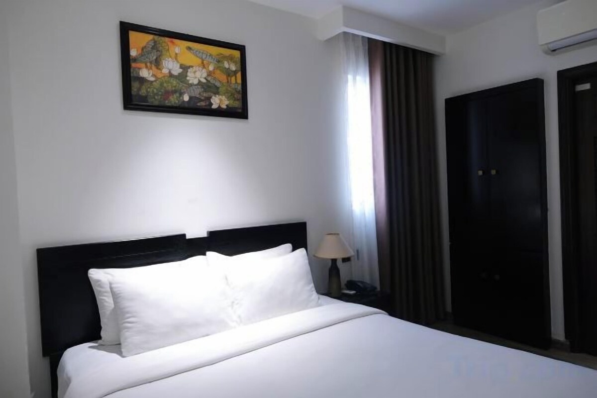 In-room safe, blackout curtains, soundproofing, iron/ironing board