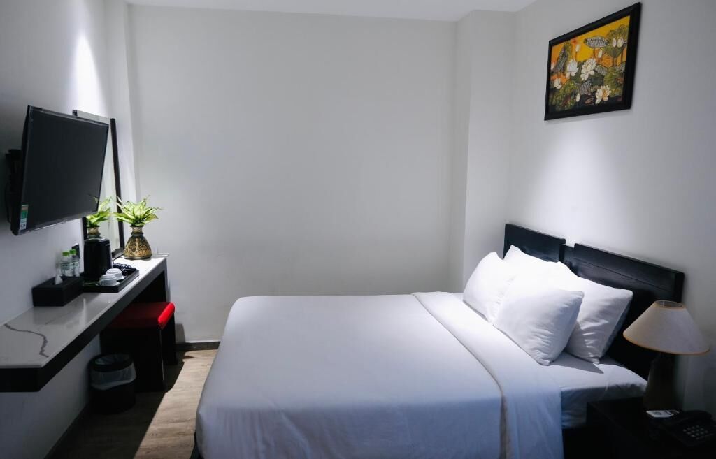 Superior Double Room | In-room safe, blackout drapes, soundproofing, iron/ironing board