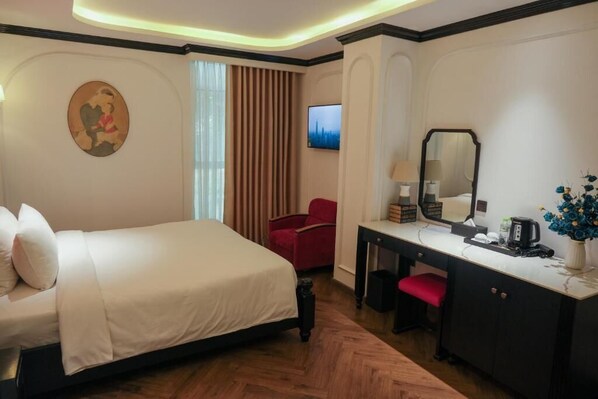 Premium Double Room | In-room safe, blackout drapes, soundproofing, iron/ironing board - Nicecy Boutique Hotel (Ben Thanh)