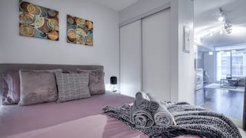 Deluxe Suite, Balcony, City View | Free WiFi