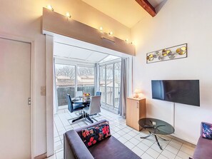 TV - Jean Bart 3 by Interhome (Cap d'Agde)