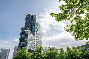 Exterior - Melbourne Private Apartments Absolute W (Docklands)